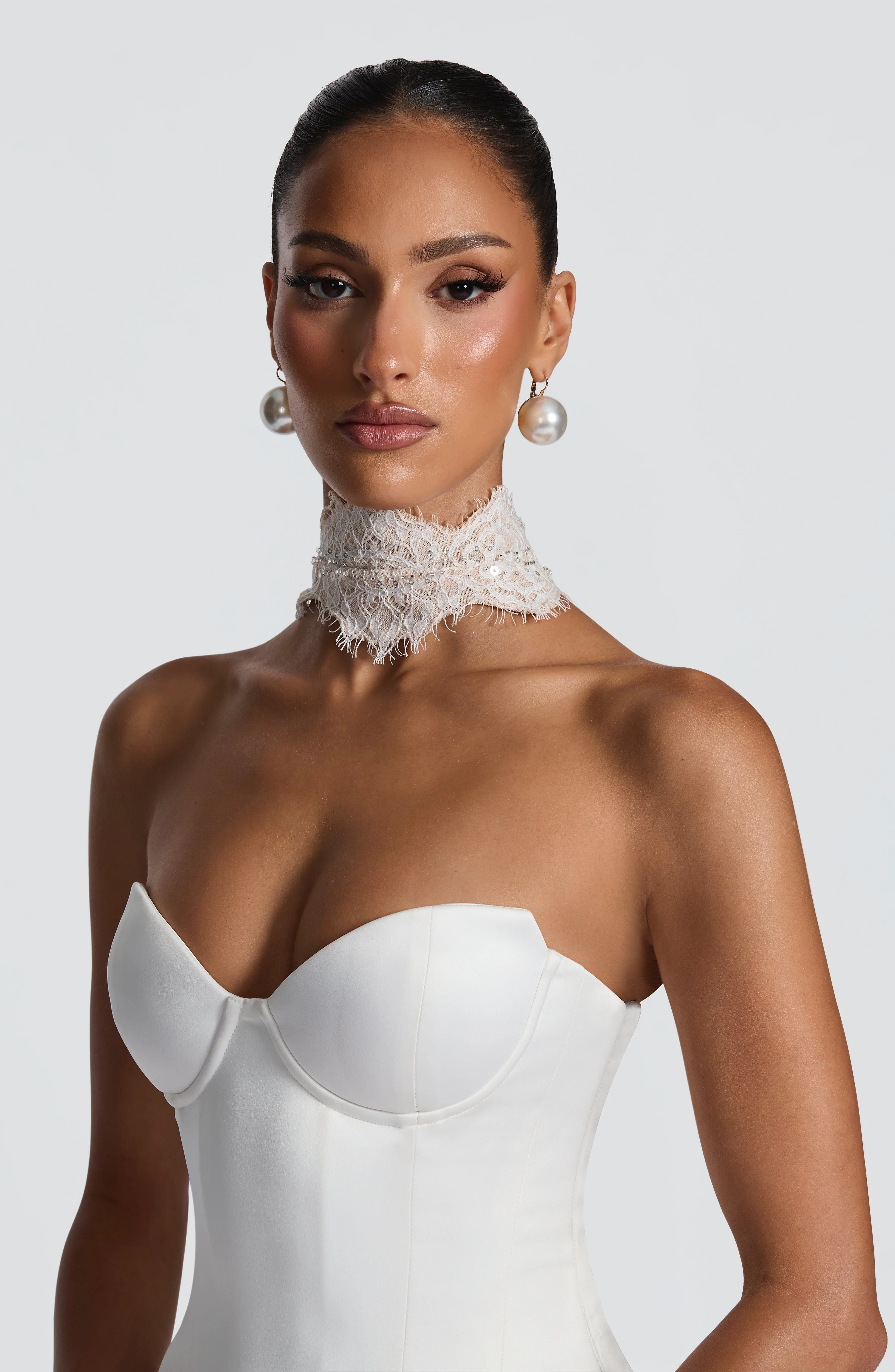 Ellie Lace Neck Veil - Ivory - Image 13
