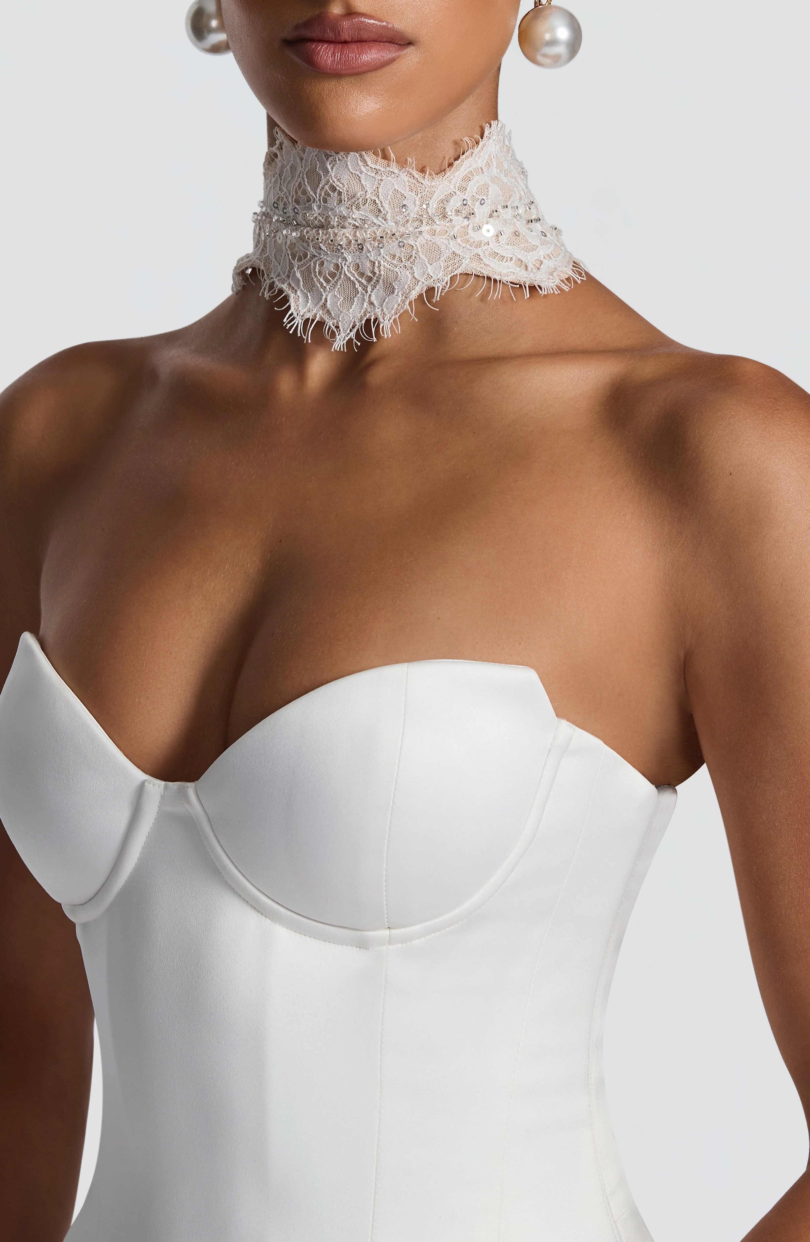 Ellie Lace Neck Veil - Ivory - Image 8